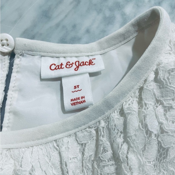 Off white lace dress size 5T - Picture 3 of 3